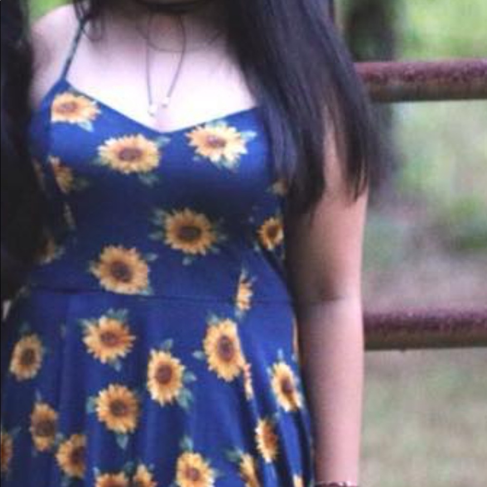 Super cute sun dress